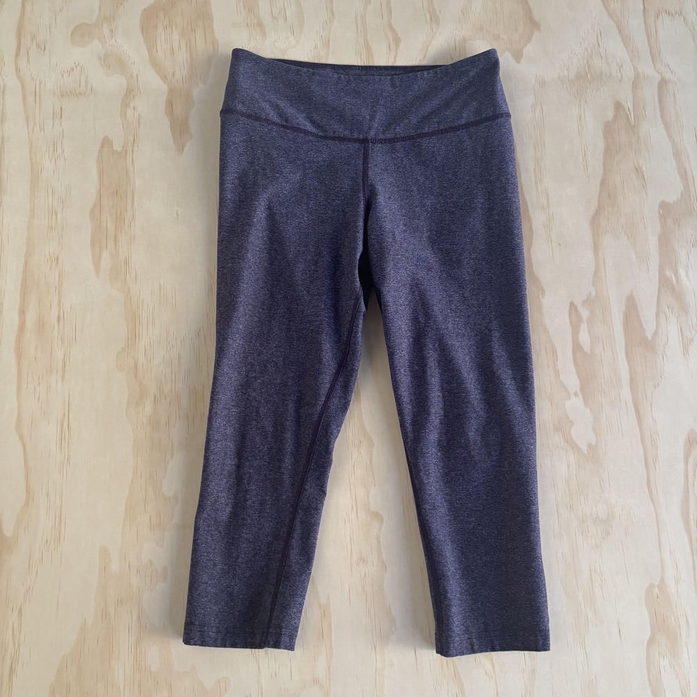 Nike Leggings Womens Medium Purple Dri-FIT Capri Running Yoga‎ Stretch Athletic